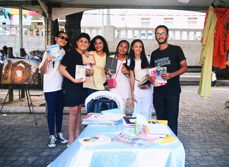 11AF9B56-F405-4AC8-B1FD-DE052C3CC4AA