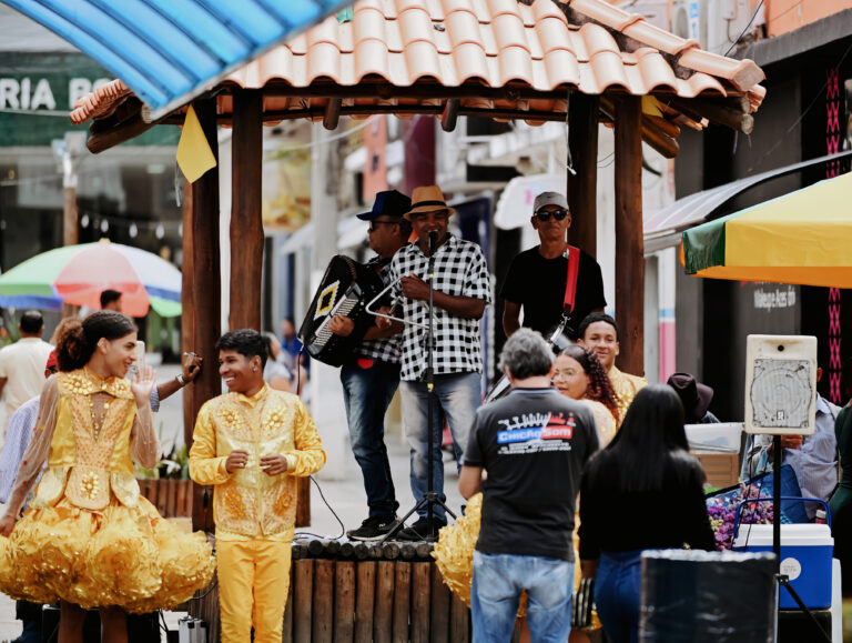 ADCDCC51-7391-477C-8F26-BDD214755B38