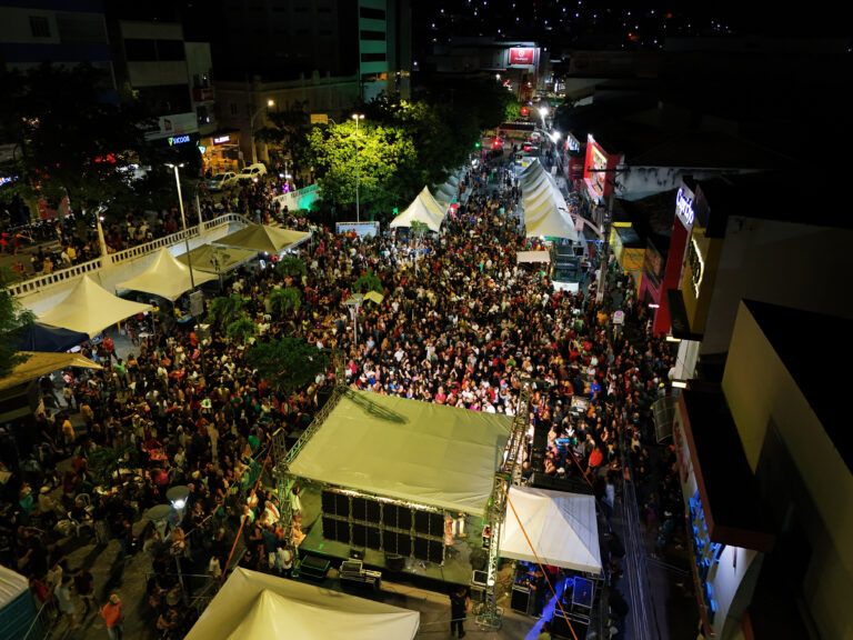 FB8B1A74-6980-4609-A211-DA11F6D4A9A3